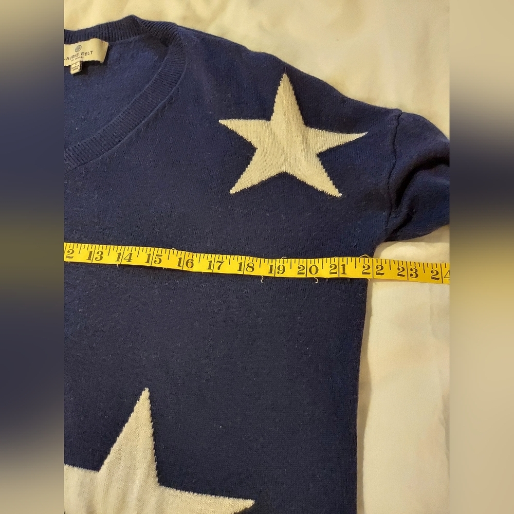 Laurie Felt Deep Blue V-Neck Sweater with White Star Design #cashmere - Picture 5 of 6